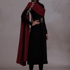 House Targaryen Outfit, Sorcerer Clothing, Targaryen Dress Aesthetic, Black Royal Dress, Medieval Dress Aesthetic, Game Of Thrones Fashion