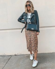 Printed Skirt Outfit, Casual Chic Summer, Womens Fashion Casual Outfits, Style Inspiration Casual, Animal Print Skirt, Cooler Look, Print Skirt