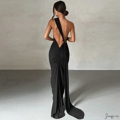 Sleeveless Bodycon Dress with Sexy Open Back and Pleated Design Black Gala Dress, 파티 드레스, Cutout Maxi Dress, Ladies Gown, Body Con Dress, Backless Maxi Dresses, Elegant Red, Gala Dresses, Evening Party Dress