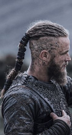 Ragnar Lothbrok Haircut, King Ragnar Lothbrok, Viking Haircut, Viking Pictures, Viking Wallpaper, Viking Aesthetic, Ragnar Lothbrok Vikings, King Ragnar, Viking Braids