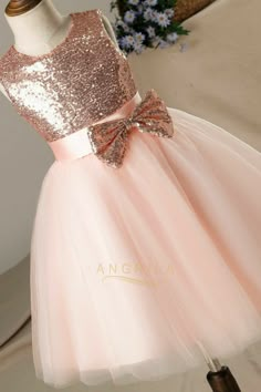 Dresses With Bows, डिजाइनर कपड़े, Sleeveless Flower Girl Dresses, Princess Dress Kids, African Dresses For Kids, Girls Frock Design, Girl Dress Patterns, Kids Gown