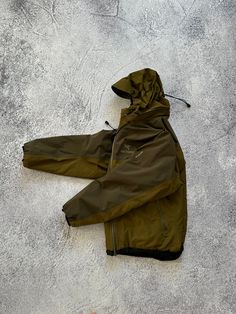 Very good jacket✅ Arcteryx Jacket, Timer Watch, Nature Outfits, Gore Tex, Ukraine, Mens Jackets, Lab, Jackets & Coats, Bathing Beauties