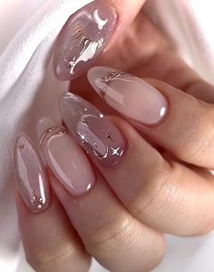 #nail #nailart #proteztırnak Her Nails, Pretty Gel Nails, Soft Nails, Minimalist Nails, Prom Nails, Classy Nails, Pretty Acrylic Nails, Makati