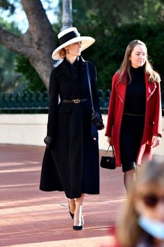 90s Chola Fashion, Princess Alexandra Of Hanover, Alexandra Of Hanover, Charlene Von Monaco, Looks Kate Middleton, Andrea Casiraghi, Gala Gown, Beatrice Borromeo, Old Money Outfits