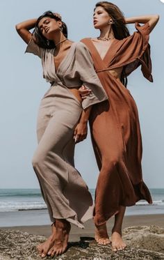 Neutral Clothing Photoshoot, Brown Boho Outfit, Earthy Fashion, Aurora Dress, Fashion Model Poses, Organic Fashion, Natural Clothing