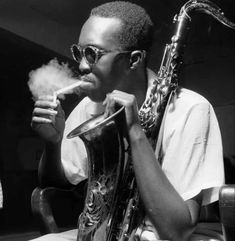 Hank Mobley, Black Saxophone, Record Photography, Francis Wolff, Old School Film, Saxophone Player, Jazz Players, Jazz Artists