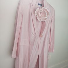 Designer~ Harris Wallace Nwt: New-Condition L U X U R Y - S I L K ~ 1 O O % Silk B E A U T I F U L ~ Soft-Shade Blush-Pink~ V I N T A G E Era Design Elegant ... Longer Length Jacket~ Dress + Jacket = 2 Pc Set~ Size: Med - Fit Size: 8 Reads Label Chest 18" Length 38" Event, Holiday, Wedding, Social, Chic~` Spring Evening Single-breasted Outerwear, Chic Silk Outerwear For Wedding, Chic Silk Wedding Outerwear, Pink Single Breasted Elegant Blazer, Chic Pink Blazer For Evening, Chic Pink Evening Blazer, Elegant Pink Single Breasted Blazer, Chic Silk Blazer For Wedding, Formal Pink Summer Blazer