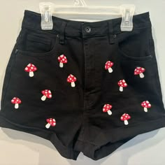 Hot Topic Shorts, Rolled Cuff, Embroidered Mushrooms. Juniors Size 5. Washed But Never Worn. Hot Topic Outfits Kawaii, Hot Topic Outfits, Embroidered Mushrooms, Mushroom Outfit, Hot Topic Clothes, Black Distressed Shorts, Wardrobe Aesthetic, Bday List, Decorating Food