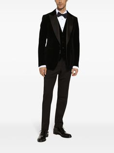 black wide peak lapels front button fastening buttoned-cuff sleeves chest welt pocket two front flap pockets This item is in size 52 and the color is Black Black Cotton Jacket, Dolce Gabbana Jacket, Designer Jackets For Men, Jackets Black, Peak Lapel, Velvet Blazer, Sleeveless Jacket, Single Breasted Jacket, Dolce E Gabbana