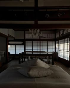 architecture of homes in Japan Skz Aesthetic, Japanese Interiors, Japanese Room, Craftsman Style Homes, Japanese Interior, Japan Design, Dream Apartment, Japanese House, Pretty House