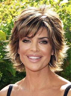 Highlights and lowlights can work wonders in enhancing long hairstyles for women over 50 By strategically adding the varying hues your stylist can blend the grays and create depth dimension and vi .. Details of Easiest Hairstyles For Middle Aged Women With Longer Hair Does Long Make, click this link: view details Over 40 Hairstyles, Lisa Rinna, Bob Haircut For Fine Hair, Shag Hairstyles, Mom Hairstyles, Middle Aged Women, Penteado Cabelo Curto, Haircuts For Fine Hair, Short Haircut