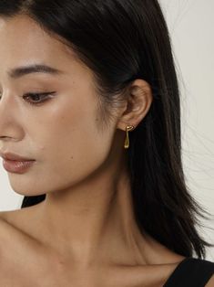 Elevate your style with our Gold Dripping Earrings. These abstract, geometric-inspired pieces make a bold statement, with their irregular form hinting at dripping luxury. Perfect for modern fashionistas or as a unique gift for her. Modern Tarnish Resistant Drop Earrings, Modern Tarnish-resistant Drop Earrings, Modern Tarnish Resistant Teardrop Earrings, Modern Tarnish-resistant Teardrop Earrings, Trendy Formal Linear Earrings, Modern Metal Teardrop Earrings For Pierced Ears, Chic Teardrop Earrings Tarnish Resistant, Minimalist Teardrop Earrings For Party, Modern Drop Earrings