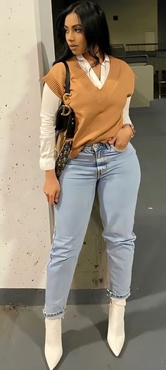 Cute Classy Winter Outfits, Curly Hair Outfits Casual Street Styles, Birthday Outfit Inspo Winter, Gender Reveal Outfit For Guest Casual, Round Belly Outfits, White And Jeans Outfit, Retro Looks Women Outfits, Business Casual Sweater Outfits, Winter Work Outfits For Women Business Casual