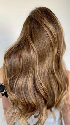 #blonde #blondehairstyles #blondehair #hairspo #hairinspo #softhair #haircut #haircare #haircareroutine #skincare #skincareroutine #fashion #aesthetic #inspo #instagram #tiktok #itgirl #glowup #healthy #healthylifestyle #balayage #selenagomez #haileybieber #kendalljenner #bellahadid #colorwow #kyliejenner #summer #recipe #skincareroutine #outfit #lifestyle #haircolor #hairgoals #hairideas #gift #giftideas #giftforher #giftsforhim #home #homedecor #homeinspo #gold #jewellery #necklace #goldnecklace #stack #fall #falloutfit #fallinspo #mathildadjerf #djerfavenue #bouncyhair #curlyhair #tips #blackhair #longhair #wavyhair #madisonbeer #selenagomez Light Golden Brown Hair, Golden Brown Hair Color, Golden Blonde Hair, Brunette Hair With Highlights