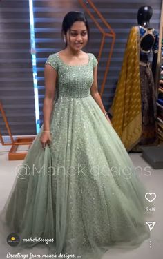 Long Gown For Reception Indian, Gowns Dresses Kerala Style, Long Frock Designs For Reception, Long Frocks For Reception Indian, Reception Frocks For Bride Indian, Frock For Wedding Reception, Engagement Frocks Design