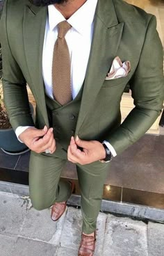 Men Suit Wedding, Green Suit Men, Olive Green Suit, Mens Wedding Suits, Green Wedding Suit, Olive Green Weddings, Groom Wedding Attire, Branding Inspo, Wedding Suits Groom