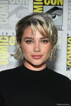 Florence Pugh Thunderbolts, Gwyneth Paltrow Short Hair, Big Forehead Short Hair, Katie Maloney Hair Short, Florence Pugh Dark Hair, Pixie Haircut 90s, Florence Pugh Makeup, Florence Pugh Short Hair, Florence Pugh Hair