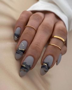 Y2k Nails Light Gray Nails, Grey Matte Nails, Grey Nails, Grey Nail Designs, January Nails, Gold Nail, Gray Nails, Nail Art Inspiration