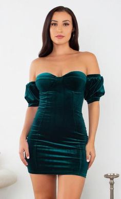 Up To The Minute Emerald Green Velvet Short Puff Sleeve Off The Should – Indie XO Simple Christmas Dress, Award Show Dresses, Green Bodycon Dress, Emerald Green Velvet, Christmas Outfits Women, Velour Dress, Short Puff Sleeve, Velvet Shorts, Green Mini Dress