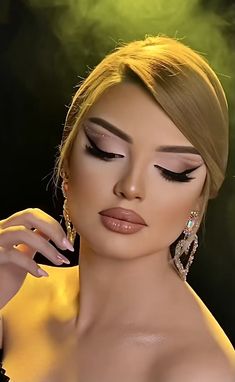 Hear Model, Butterfly Makeup, Before And After Pics, Arabian Beauty Women, Makeup Transformation, Models Makeup, Makeup Looks Tutorial, Eye Makeup Art, Cute Makeup