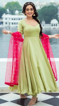 Long Frock Designs, Silk Anarkali, Gown Party Wear, Long Gown Design, Simple Frocks, Churidar Designs, Anarkali Dress Pattern, Simple Gowns, Long Dress Design