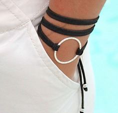 INFINI martelé cercle argent Wrap Bracelet Wrap Triple Eternity Bracelet, Wrap Armband, Triple Wrap Bracelet, Boho Wrap Bracelet, Silver Circle, Suede Cord, Hammered Silver, Leather Jewelry, Leather Accessories