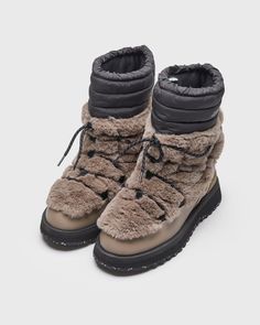 Taking the iconic BOWER model and reworking it into an extended format, the BOWER-HI-FUR is finished with wrapped lacing and a faux fur layer to the upper. Additional elements include our TREK outsole, designed to provide reliable grip across any surface and 3M Thinsulate insulation. - Original SUICOKE EVA antibacterial footbed - 3M Thinsulate insulation technology - Lightly padded, faux-fur uppers - SUICOKE branded upper and heel-tab - Wrap-around lace design - TREK outsole Synthetic fiber, art Fur Winter Boots Outfit, Bubble Photoshoot, Fur Boots Outfit, Snow Boots Outfit, Womens Winter Boots, Cozy Winter Boots, Fashion Collection Inspiration, Fluffy Boots, Fur Sneakers