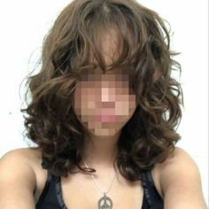 Midlength Haircuts Shaggy, Wavy Short Haircuts With Bangs, 2b Haircut Medium Layers, Short Curly Layers With Bangs, Short Butterfly Haircut Curly, Neck Length Curly Hairstyles, Grunge Wavy Hair, Rocker Curly Hair, Wolfcut Thick Hair Wavy