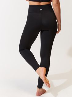 Our versatile Monica High Rise Full Length Leggings are perfect for the gym, your favorite yoga class, or even just lounging on the couch! Made from recycled water bottles, the moisture-wicking performance jersey keeps you cool and comfortable and is brushed on both sides for a super soft feel. Cheap Leggings, Black 13, Raw Denim, Active Leggings, Womens Size Chart, Active Women, Yoga Class, Crew Neck Tee, Jet Black