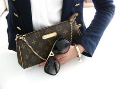 What color #lukluks would you pair with this gorgeous #LV bag?  #luxurybag #luxurylife #luxurystyle Clutch Outfit, Louis Vuitton Eva Clutch, Chanel 2015, Louis Vuitton Eva, Louis Vuitton Handbags Outlet, Luxury Lifestyle Girly, Luxury Lifestyle Fashion, Luxury Lifestyle Women, Louis Vuitton Purse