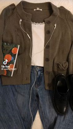 English Teacher Outfit, Fall Jackets Outfit, Pretty Fits, Pinterest Whispers, 2024 Outfits, Autumn Clothes, Lily Rose Depp, Fall Fits