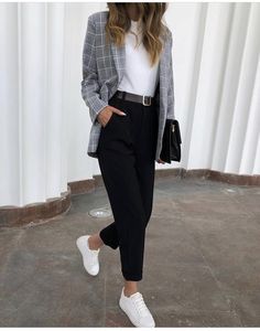 J Crew Odette, Washington Dc Business Casual, White Collared Short Sleeve Shirt Outfit, Womens Outfit Black Jeans, Old Money Fashion Casual, Principal Outfits Women Modern, Cute Casual Date Outfits Spring, Classy Outfits For Traveling, Work Outfits Women Office 2023