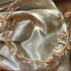 Brand New, Never Warn Bridal Head Piece. It’s Beautiful Bridal Head Piece, Headband Gold, Ar Accessories, Gold Headband, Head Piece, Jelly Shoes, Bridal Headband, Walker Boots, Bridal Headpieces