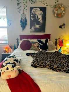 Throw Pillow Inspo Bed, Betty Boop Room Ideas, Betty Boop Bedroom Decor, Betty Boop Blanket, Betty Boop Car Decor, Bandana Room Decor Ideas, Betty Boop Room Decor, Betty Boop Bedroom, Leopard Room Ideas Bedrooms