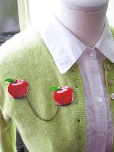 Red Apple Sweater Brooch Double Collar Pin Spring and Summer Teacher Gift. $24.00, via Etsy seller: whatanovelidea History Kindergarten, Apple Sweater, Bella Baxter, Apple Clip Art, Apple Kitchen, Sweater Brooch, Apple Core, Art Teacher Gifts, Caged Necklace