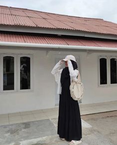 Angle Foto, Pose Inspiration, Tutorial Hijab, Casual Hijab, Casual Hijab Outfit, Dress Blouse, Ootd Hijab, Pretty Dress