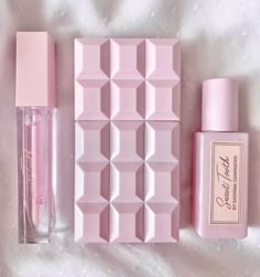 Tumblr Girly Aesthetic 2013, Ethereal Makeup, Celebrity Perfume, Perfume Scents, Perfume Lover, Pink Girly Things, Pink Vibes, Wishful Thinking