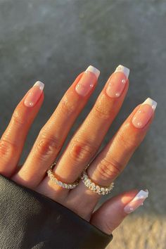 White French Tips With Pearls, Flower Nails Pastel, Nails 2022 Pink, French Tips With Pearls, French Tip Nails Blue, Nail Art Designs 2022, Cute French Tip Nails, Cute French Tip, White French Tips