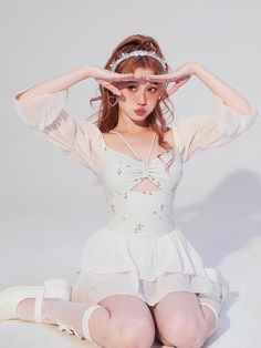 Soft Female Pose Reference, Anime Female Reference Pose, Asian Sweater Outfits, Anime Model Poses, Cute Poses Female, Spinning Dress Reference, Art Poses Cute, Mei Yan Outfits, Bottom Pose Reference