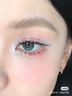 Pastel Prom Makeup, Txt Concert Makeup Ideas, Txt Concert Makeup, Blue Eyeshadow Asian, Blue And Pink Eyeshadow Looks, Makeup For Gray Eyes, Soft Blue Makeup, Blue Pink Makeup, Blue And Pink Makeup