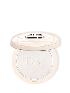 The new DIOR Forever Couture Luminizer highlighter boosts the complexion's radiance with an iridescent finish for a glowy look. Concentrated in pearlescent pigments and formulated with 95%* natural-origin pigments, this highlighting powder blends seamlessly into the skin for a radiant makeup look from morning to night. Infused with wild pansy extract, the highlighter helps protect the skin's natural hydration throughout the day. Non-comedogenic. Dermatologically tested.  *Amount calculated based Dior Forever Couture Luminizer, Dior Highlighter, Highlighter Brands, Natural Hydration, Leather Duffel Bag, Leather Duffel, Cupids Bow