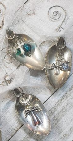 Spoon Angel Ornament. - Etsy Splendid Spoon, Diy Christmas Angel Ornaments, Vintage Silverware Jewelry, Spoon Ornaments, Silverware Crafts, Silverware Art, Spoon Art, Ornaments Tree, Antique Spoons