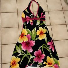 New Without Tags! Juniors Size Small. Like New Condition Still! Vintage Hawaiian Dress, Hawaiian Print Dress, Hawaiian Design, Hawaiian Designs, Hawaiian Dress, Vintage Hawaiian, Hawaiian Print, Design Dress, Board Shorts