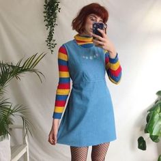 Depop Aesthetic, Art Ho, Denim Pinafore Dress, Daisy Embroidery, Denim Pinafore, Outfits Vintage, Quirky Fashion, Indie Outfits, Pinafore Dress