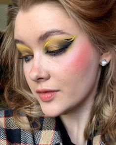 mustard look with cold blue palette? yes 🐱 @odenseyecosmetics Christmas Eve Palette @estrademakeup Yellow Liner #mustardmakeup #odenseye #christmasevepalette #макияж #креативныймакияж #makeup #creativemakeup #brightmakeup #cosmetics #косметика Lemon Eye Makeup, Yellow Blue Eyeshadow, Yellow Goth Makeup, Yellow Eyeshadow Palette, Blue Green Yellow Eyeshadow, Blue Palette, Christmas Eve