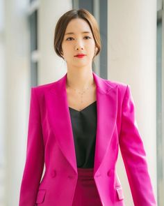 teache outfit Best Interview Outfits, Back To University, Fashion Work Outfit, Tweed Set, Iconic Outfits, Park Min Young, Signature Ideas, Office Outfits Women, Woman Suit Fashion