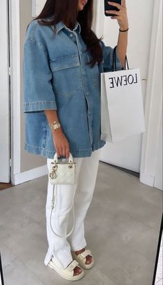 Pinterest Trends, Oversized Denim Shirt, Casual Chic Outfits, Mode Tips, Mode Zara, Classy Casual Outfits