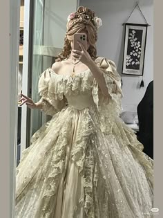 Victorian Ball Gowns, Old Fashion Dresses, Royal Dresses, A Princess, Ball Dresses, Fancy Dresses, A Dress