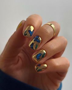 Butterfly Nail Designs, Metallic Nail Art, Butterfly Nails, Metallic Nails, Butterfly Nail, Gold Chrome, Manicure Y Pedicure, Floral Nails