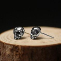 The smaller a jewelry is the cuter it becomes! discover these tiny silver skulls. Designed to be discreet and attractive at the same time, get yours! 925 Silver Jewelry: does not blacken, resistant to chlorine Weight: 4 g | 0.14 oz No form of discomfort on your skin Neat details STANDARD SHIPPING OFFERED Do What You Like, Skull Earrings, Professional Design, Earring Sale, 925 Silver Jewelry, Small Earrings, Earrings Sterling Silver, Black Stone, Your Beautiful